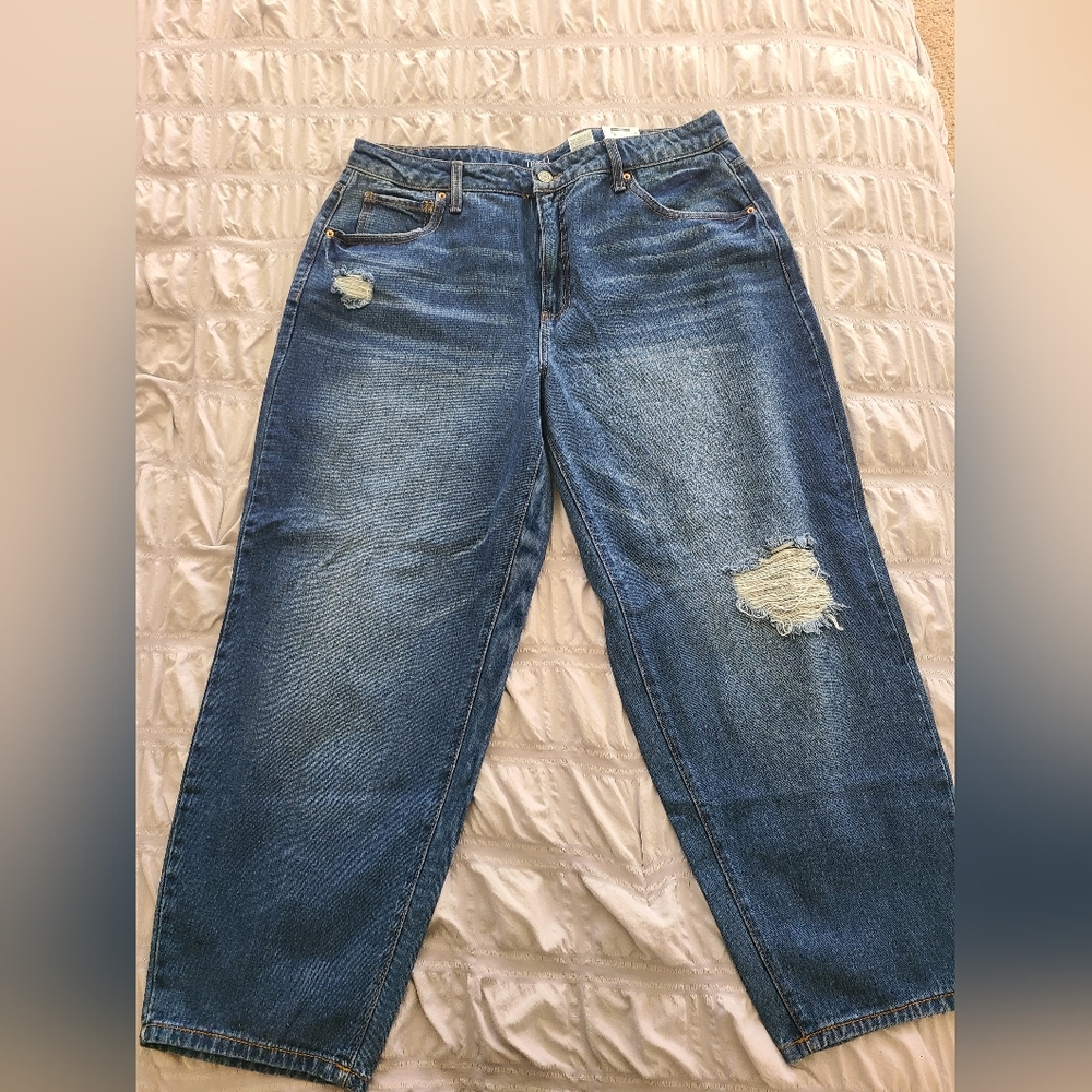 Women's Time And Tru Distressed Barrel Jeans. Size 16